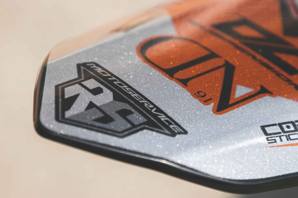 “Het resultaat moest een film zijn die vergelijkbaar is met een gemetalliseerde lak, over vrijwel het gehele kleurbereik.”