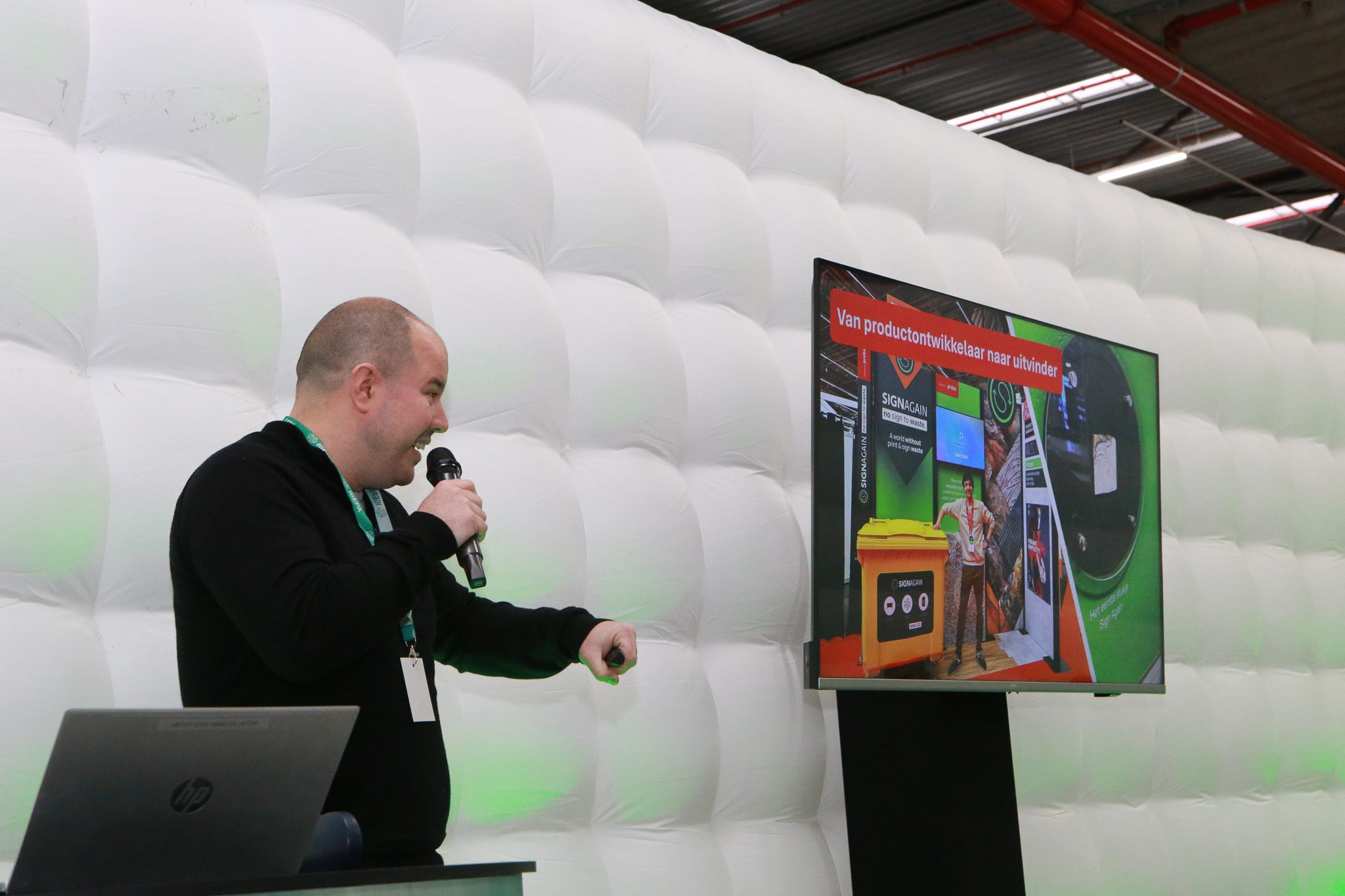 Jordy de Jong van Probo gaf een presentatie over Sign Again