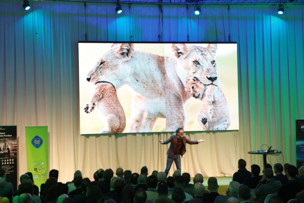 Ben van den Burg als keynote spreker op het Fespa Trend Event.