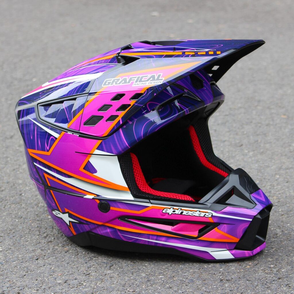 Voor Grafical is de TrueVIS VG2-540 met oranje inkt meer dan een printer: het is een creatieve krachtpatser die racegraphics tot leven brengt.