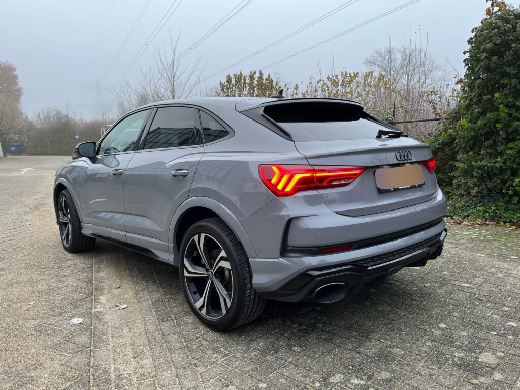 Vorig jaar zijn bij verschillende signmakers in de regio praktijkproeven uitgevoerd waarbij auto’s zijn gewrapt met folie in een kleur afkomstig van True Color Coat.