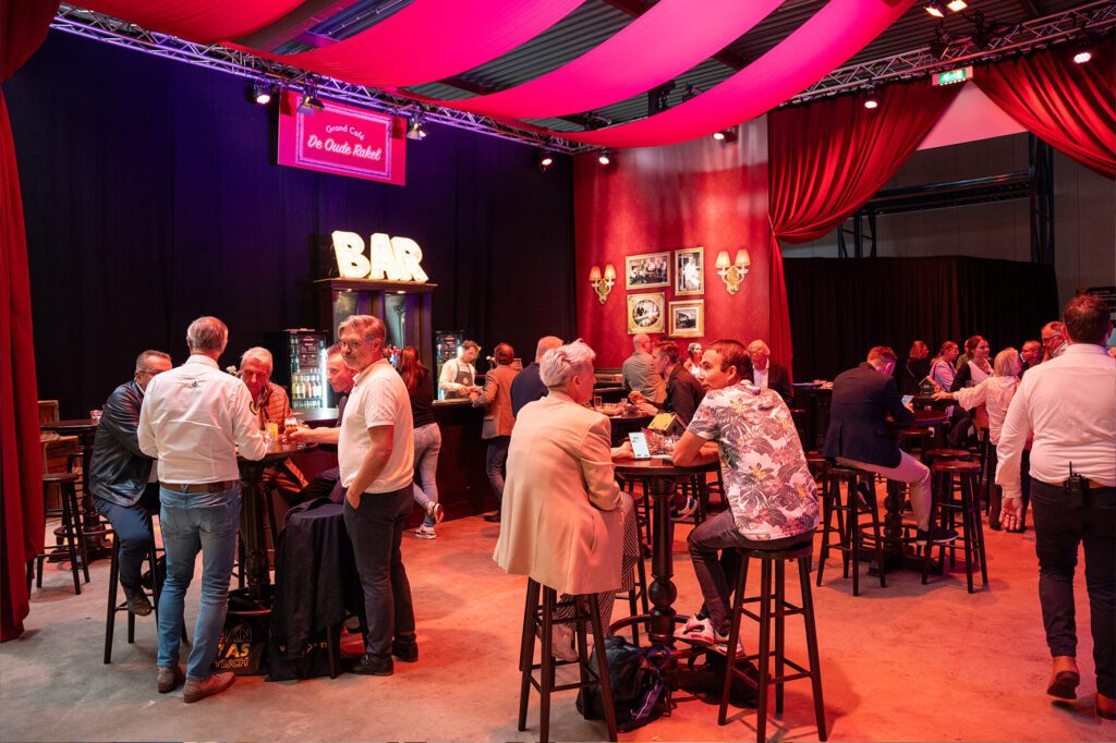 Grandcafé ‘De Oude Rakel’ opent ook weer de deuren.