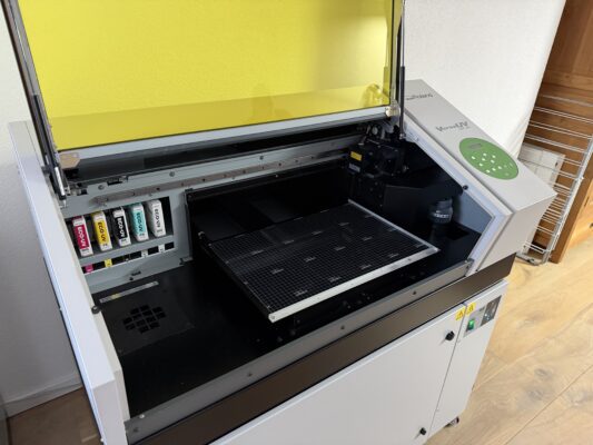 Roland VersaUV LEF-20 – UV Flatbed Printer met BOFA filter