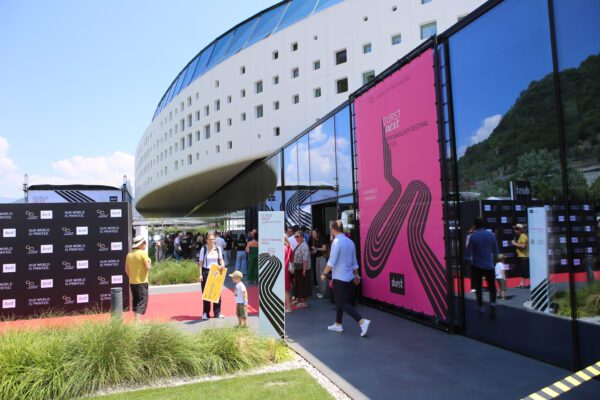 Het technologiefestival Durst Next speelde zich zowel buiten als binnen af bij het hoofdkantoor in Brixen.