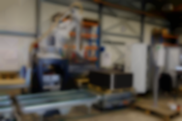 Voordat de robot en aanvullende systemen worden geïnstalleerd bij de klant worden ze uitvoerig getest in de werkplaats in Goes.