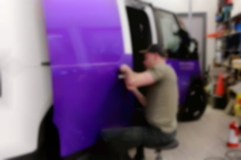 “Naast al het speciale maatwerk zijn wij echte folieplakkers”, stelt Marco Neggers, die samen met Matthijs van der Linden Art in.Sign runt.